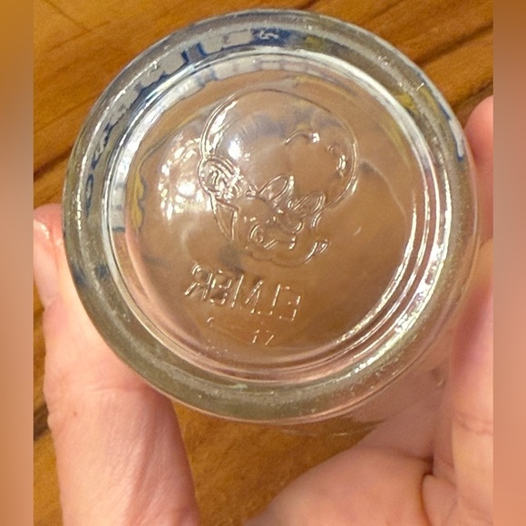 Road Runner Vintage 1976 Warner Bros glass Elmer etched on bottom - Picture 3 of 5